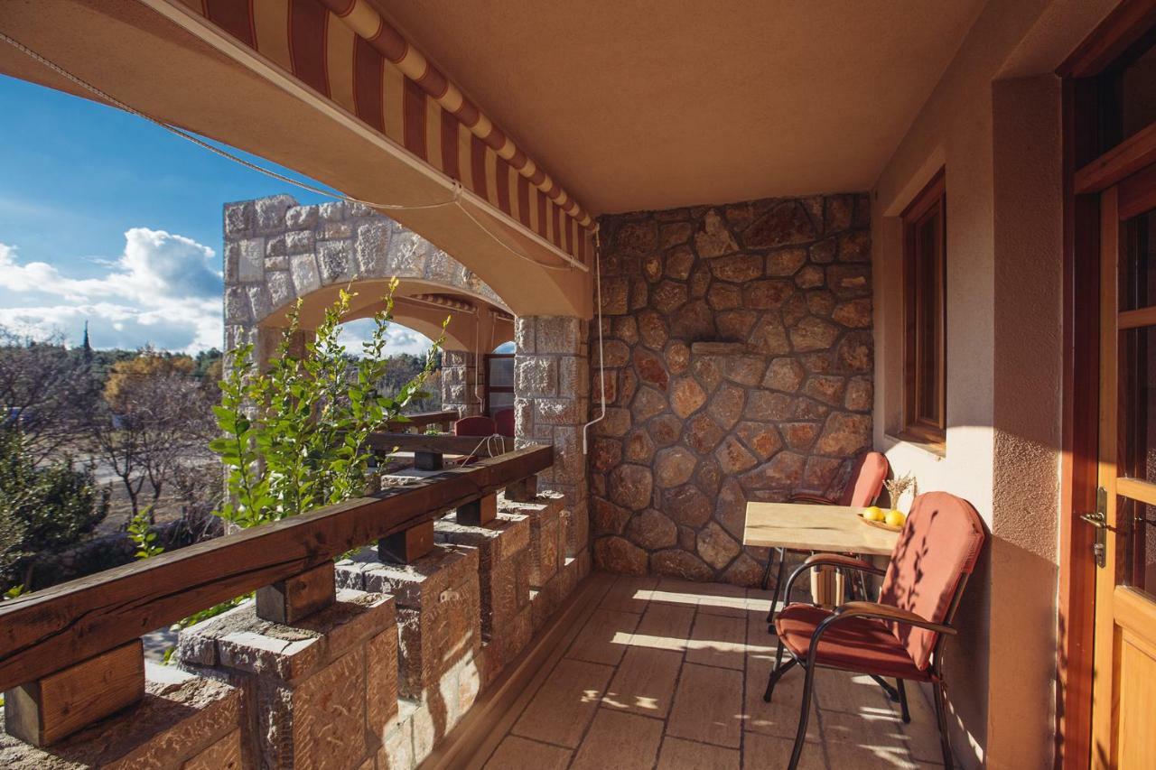 Apartmani I Sobe Dinko Starigrad Paklenica Buitenkant foto