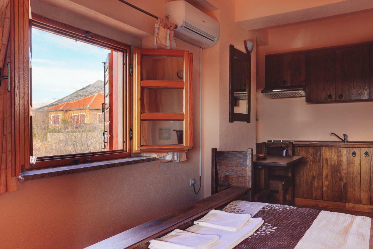 Apartmani I Sobe Dinko Starigrad Paklenica Buitenkant foto