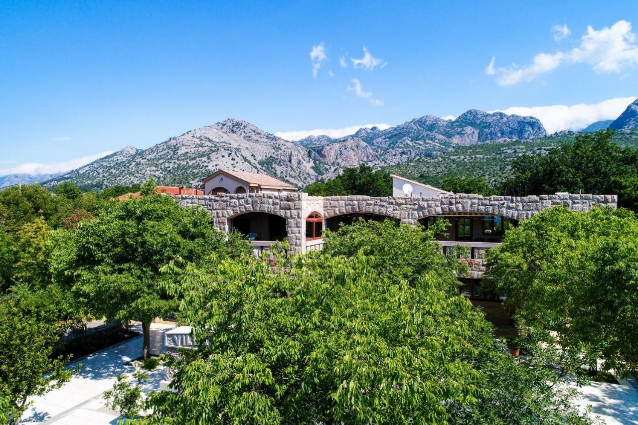 Apartmani I Sobe Dinko Starigrad Paklenica Buitenkant foto